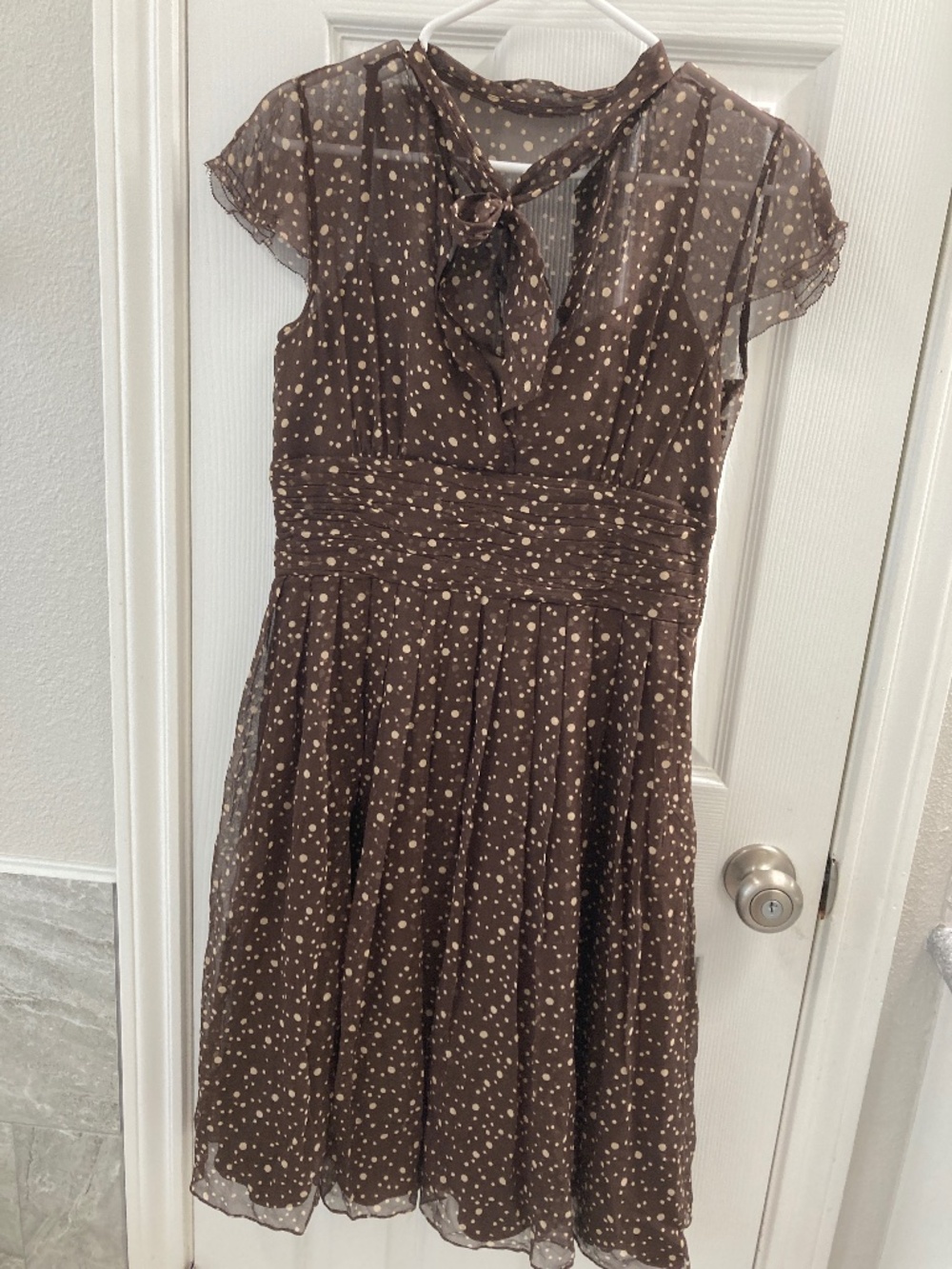 EUC Tahari Arthur S. Levine Size 6 Dress